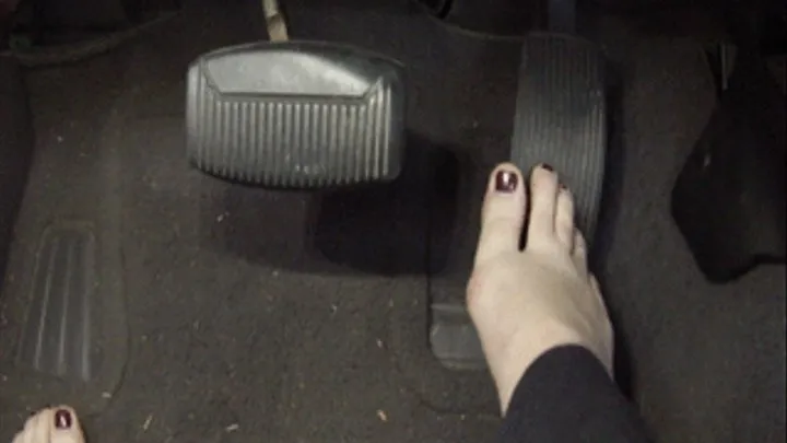 Adele Stuck in Skid Row Barefoot (PedalCam)