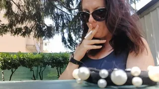 Hot smoking in a public garden