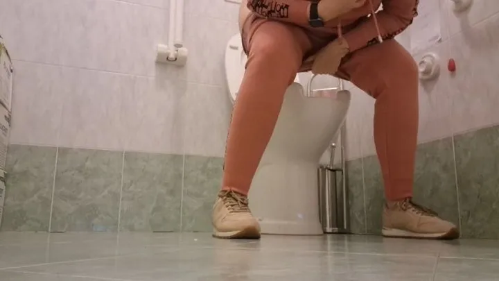 Sexy pee in the doctor's bathroom