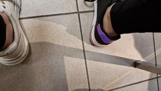 Dirty and sweaty feet try on sneaker 4K