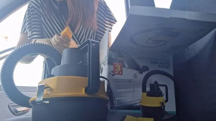 Sexy italian milf vacuum cleaner