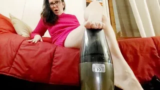 Vacuuming sexy feet - Costum request