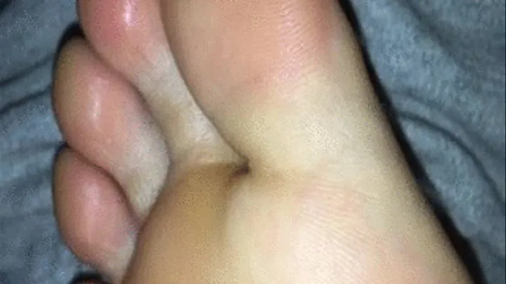 TIRED TOES GET FUCKED 0 BIG CUMSHOT BETWEEN TOES