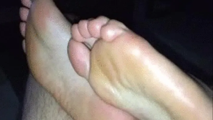 SUPER OILY FOOTJOB AND SOLEJOB - RED TOENAILS - FOOTSIE PLAY - PINK SOLES - HUGE CUMSHOT