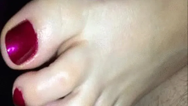 CUMMING ON PERFECT SOLES - FOOTSIE TOES - BIG CUMSHOT