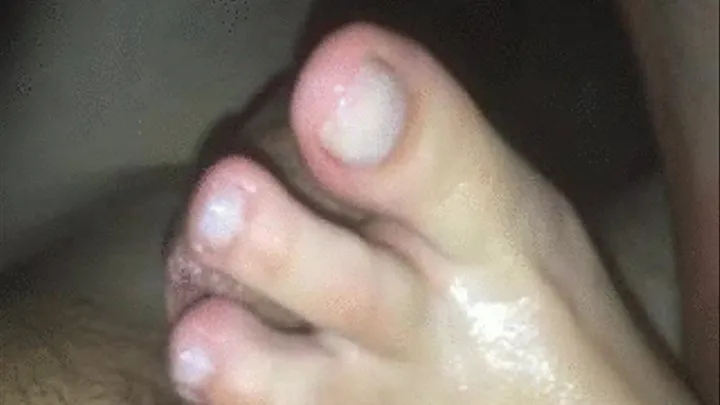 CUTE TOEJOB AND TIRED SOLES - 2 IN 1 - NATURAL TOENAILS - POV TOES - GREAT CUMSHOTS - FEET CUMISIDE