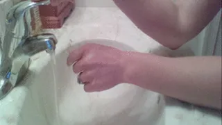 Jerk Off to My Soapy Hands