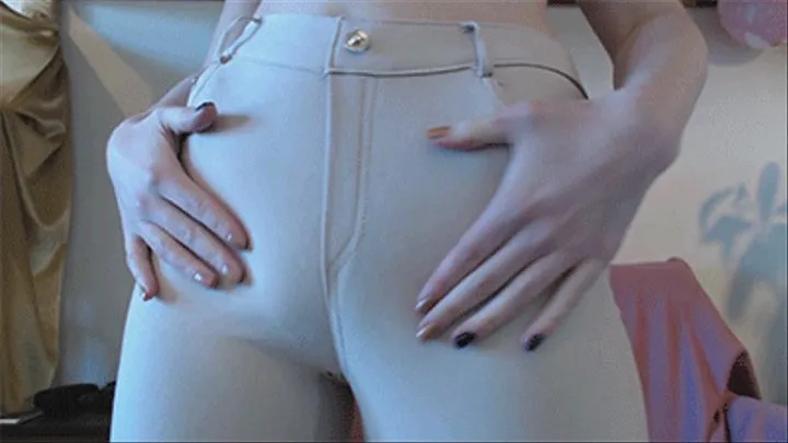 Camel Toe and Ass in Skintight Jeggings