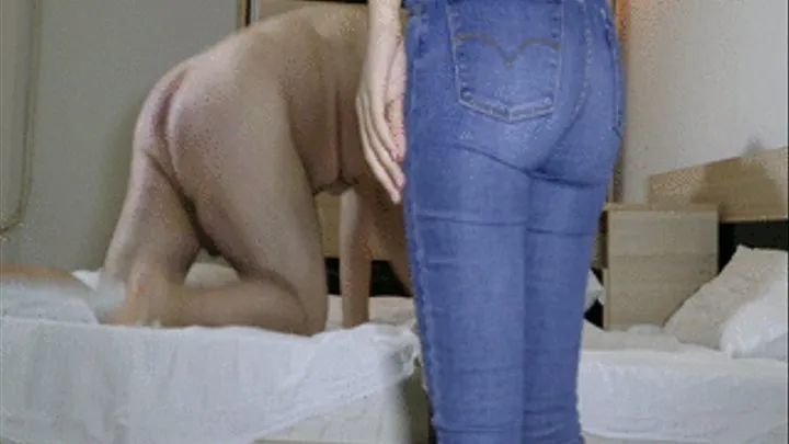 Sexy ass in levis jeans facesitting and fucking