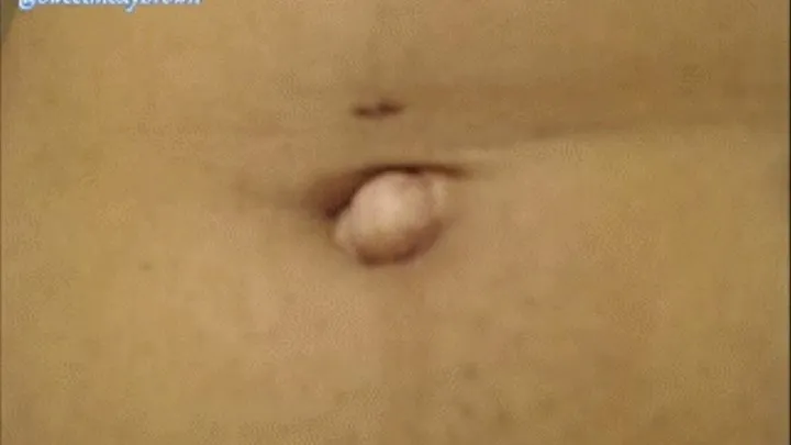 Nude Ebony Outie Belly Button Tour in Bathroom