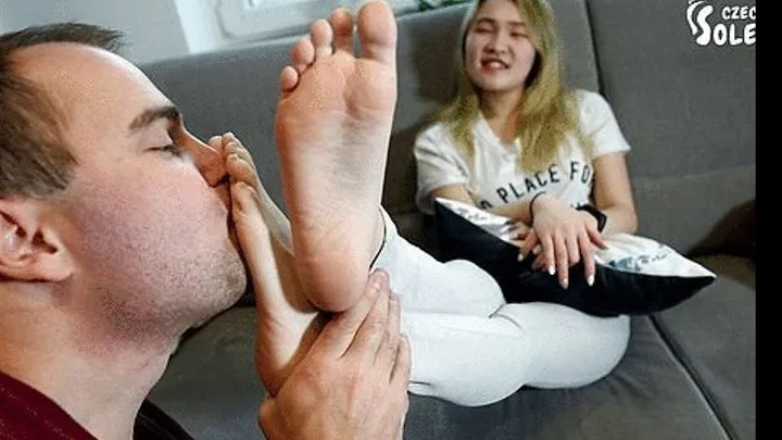 Asian pizza delivery girl gets her sexy feet worshiped