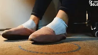 Smelly feet in flats