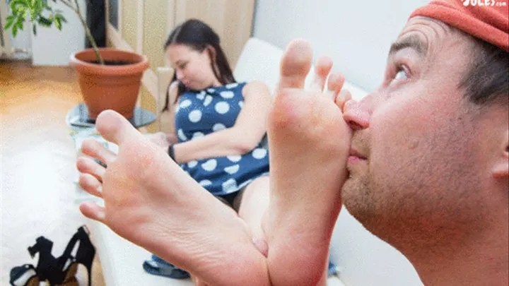 House mover passionately worships his client's feet