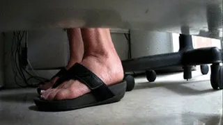heel pumping in flip flops under desk