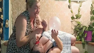 Who is better at blowing balloons