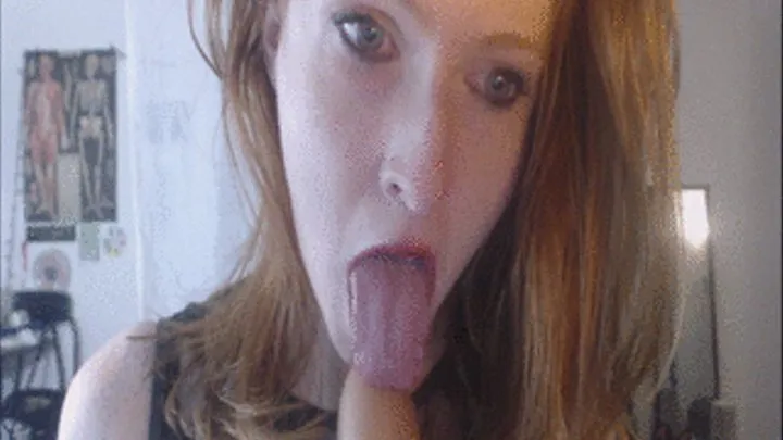 Tongueplay with a big dildo