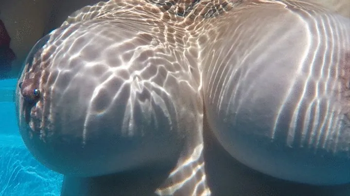 Underwater Boob Bouncing