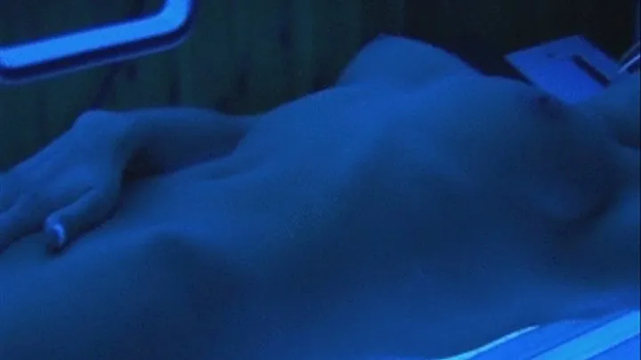 Fucked in tanning bed