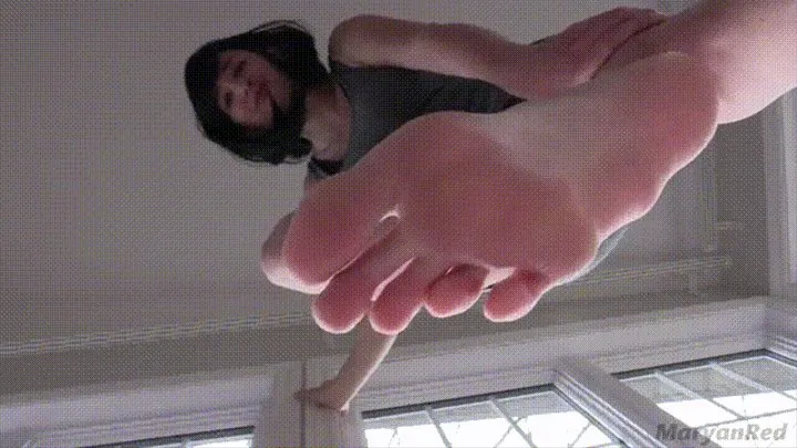 Giantess makes slave clean her feet