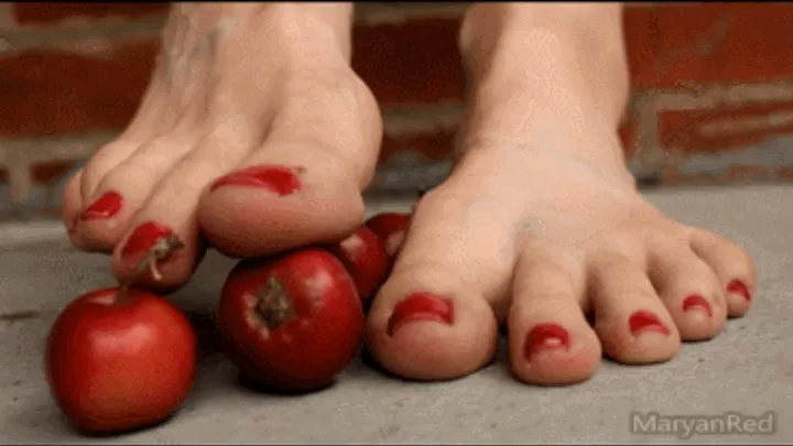 Long toes Playing with tiny apples with my long feet Ep. 3 (long size 11 feet, long toes)