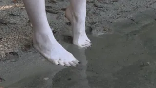 Long Feet and the lake