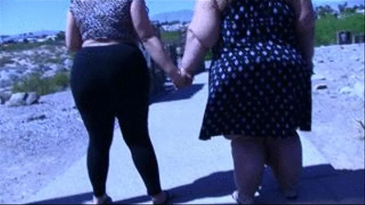 Supersize Booty Walk in the park