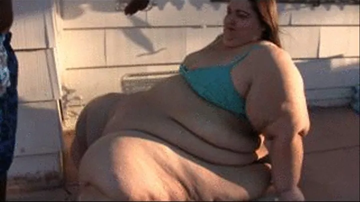 570 Pound Poolside Big Belly Oil Rub