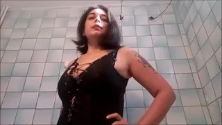 Mistress Roberta - Sweat ass worship pee pov