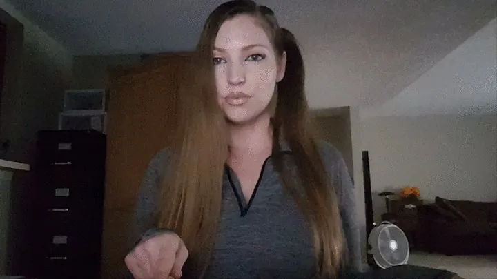 Sit there like the little d*g bitch you are as i my best friend and talk trash about you Loser