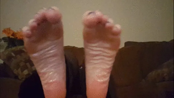 Oily wrinkled soles delight