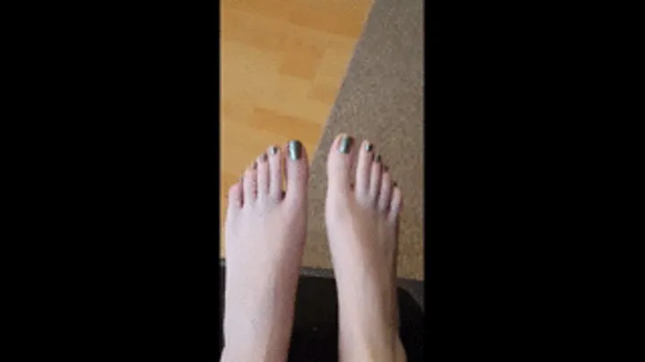 Teaching you the difference between quality Goddess feet and poor quality raggedy feet.