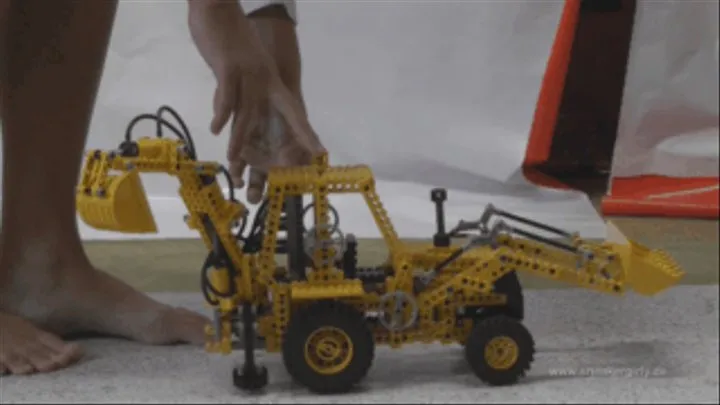 Sneakergirl Crushing Toy Excavator