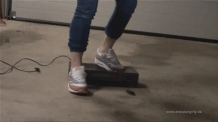 Sneaker-Girl is Crushing a Radio