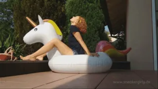 Sneaker-Girl Sarah - Inflatable Unicorn