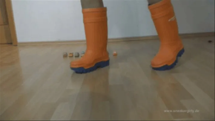 Sneaker-Girl Fussballgirl07 - Mini Toy-Cars vs. Rubber-Boots