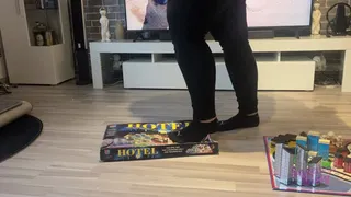 Sneaker-Girl Ella - Board Game - Sore Looser