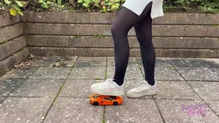 Sneaker-Girl Doro - Lambo Toy Car Crush