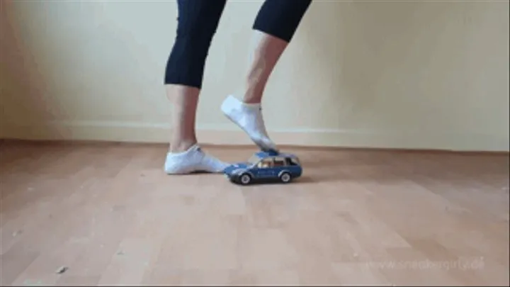 Sneaker-Girl Darleen - Toy Car Crush with Socks