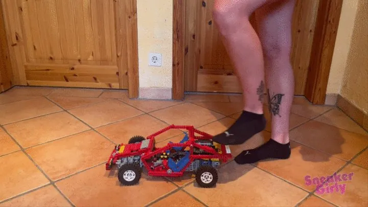 Sneaker-Girl Doro - Big Toy Car Crush with Anklesocks