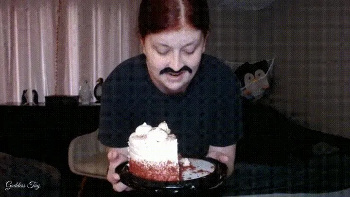 RAY FUCKS A CAKE