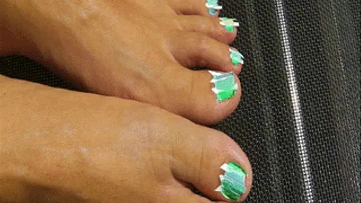 Striped toenails