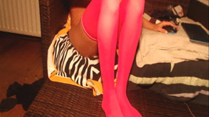 Squirt on pink tights