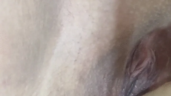 Fat pussy close up masterbation