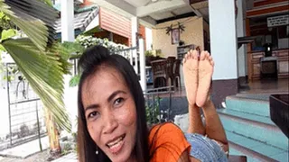 kwan very wrinkled soles lying on the belly on a bench The Pose