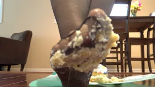 Crushing Cupcakes In Pantyhose