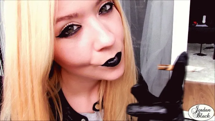 Black Glossy Lips