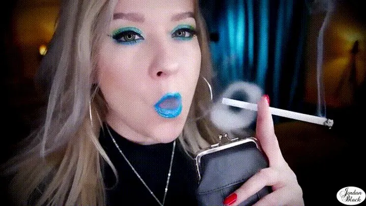 Bright blue & glossy smokey lips