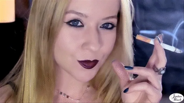 Close-up smoking corks with dark red lips [647, , mp4]