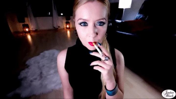 A hot blonde Goddess with a Marlboro [499, , wmv]