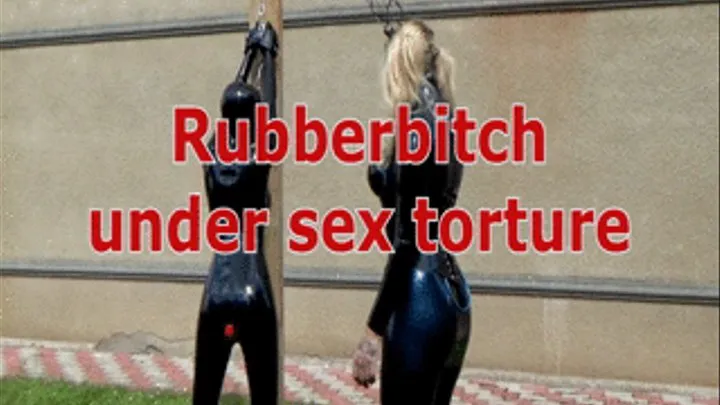 Rubberbitch under sex